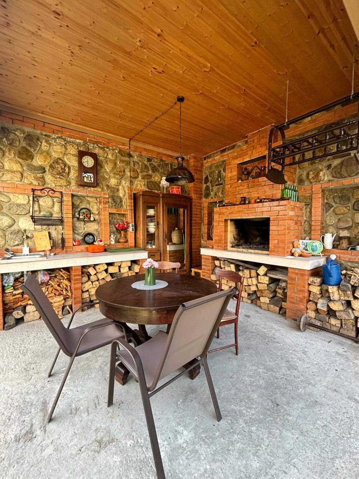 Verona Apartment Dushet'i Exterior foto